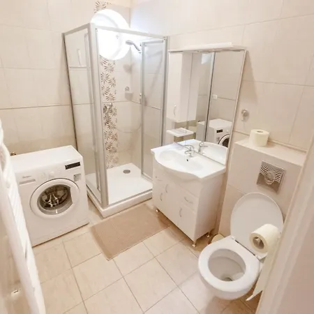 Apartament Kiraly40 *